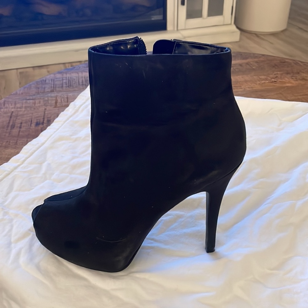 Carlos Santana Black womens Half boot with heel